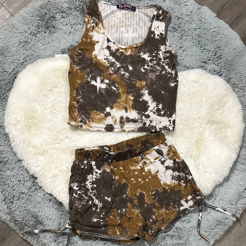 Brown and White Tie-Dye Set
